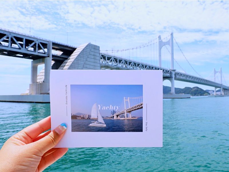광안대교 앞에서 받은 폴라로이드 사진